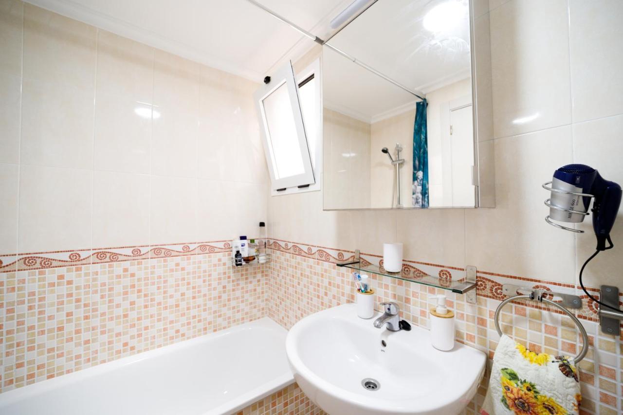 прекрасная где есть бассейн и парковка Apartment *